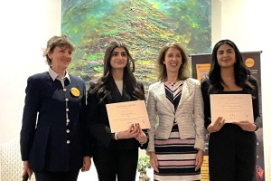 Rebecca Dykes Changemaker Challenge gençlik liderliğindeki eylemi kutladı