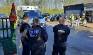 Nottingham'daki işletmelere yapılan baskınların ardından tutuklamalar: NCA, şüpheli insan kaçakçılığı çetesini soruşturuyor