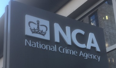NCA, bankalarla çocuk cinsel istismarını canlı yayınlayan suçluları durdurmak için girişim başlattı