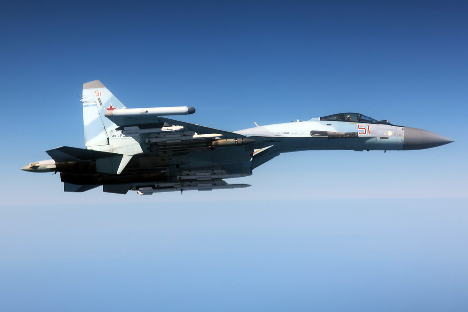 Rus jetleri, Karadeniz'de İngiliz casus uçağını tehlikeli şekilde durdurdu