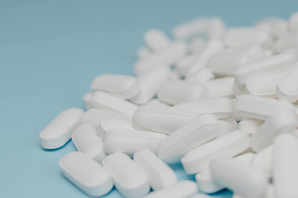 MHRA, Ağrı, Anksiyete ve Uykusuzluk Tedavisinde Kullanılan İlaçlarda Bağımlılık Uyarılarını Güçlendiriyor