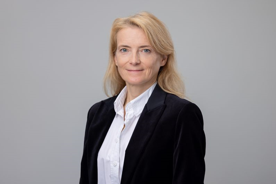 Dijital Ekonomi Bakanı Liz Lloyd, Yazılım Güvenliği ve Siber Dayanıklılık Konusunda Konuştu