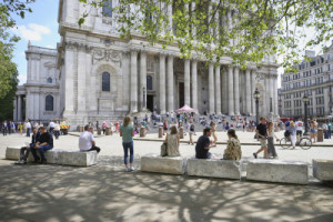Tarihi Thames Taşları St Paul Katedrali Önünde Yeni Bir Hayat Buldu